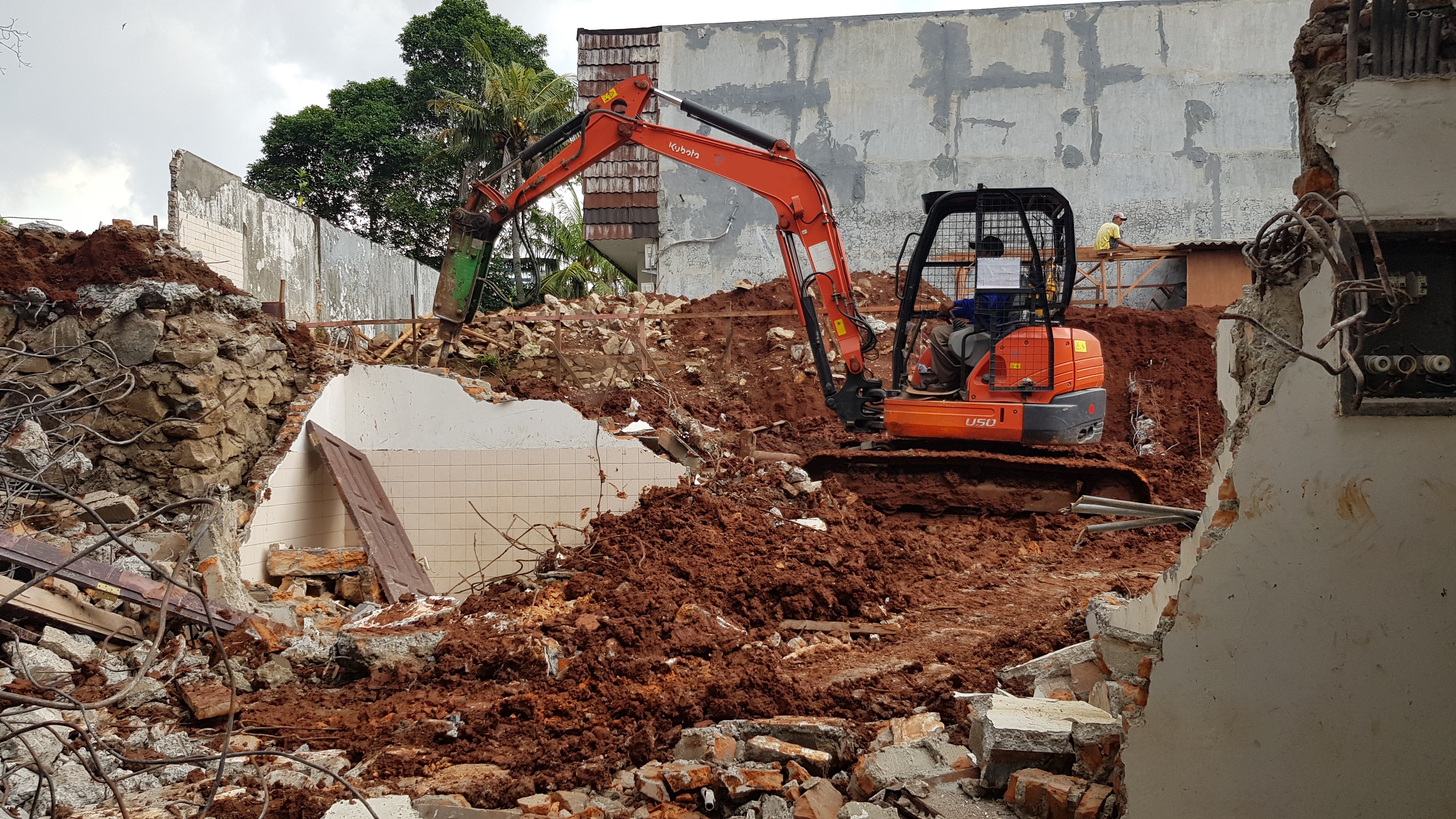 Kubota U50 dengan Breaker